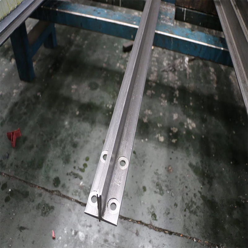 VTSP106 อะไหล่และอุปกรณ์เสริมลิฟต์ รางลิฟต์ OEM รุ่น NV สแตนเลสพร้อมพื้นผิวเรียบ รับประกัน 1 ปี
